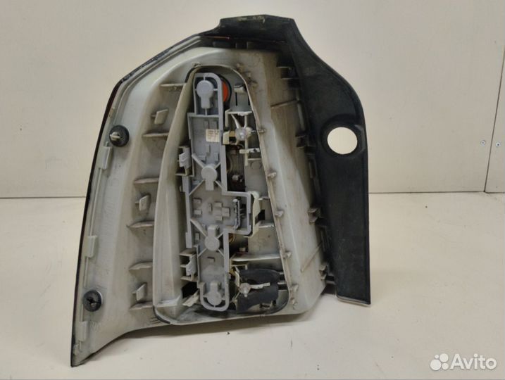 Фонарь задний правый Opel Zafira B 2005-2012