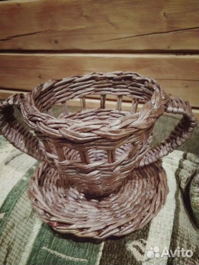 Вазочка на блюдце