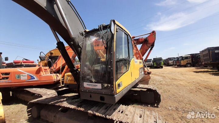 Гусеничный экскаватор Volvo EC220DL, 2014