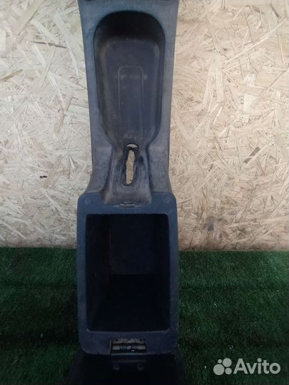 Подлокотник,борода Lifan Breez