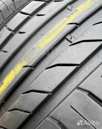 Kumho Crugen Premium KL33 235/55 R19