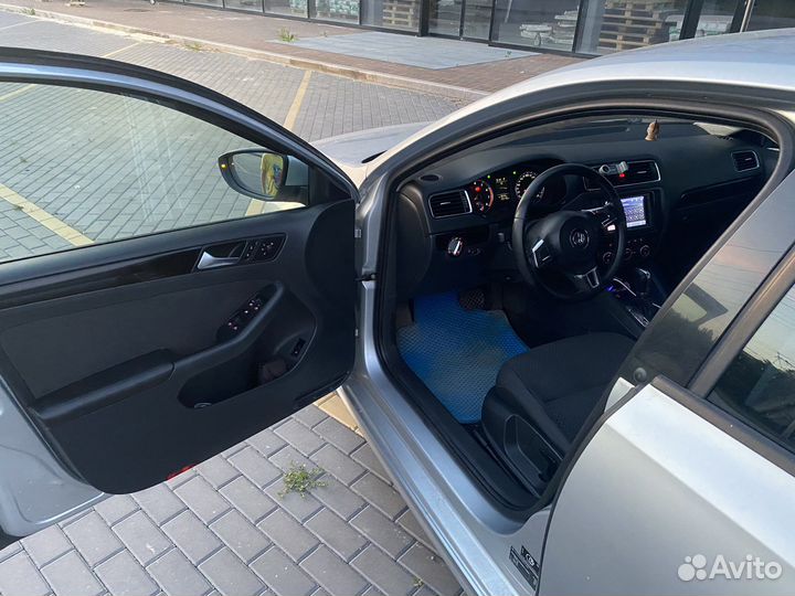 Volkswagen Jetta, 2012