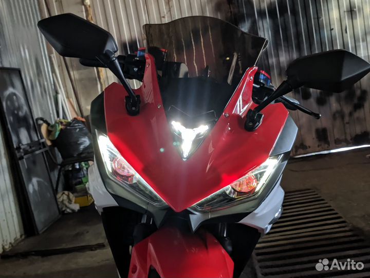 Электромотоцикл Yamaha r3