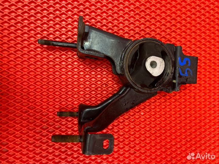 Подушка двигателя задняя Toyota Noah ZWR80G