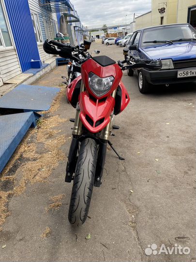 Ducati Hypermotard 1100S