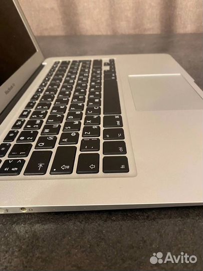 MacBook Air 13 (2015), RAM 8 гб, Core i5, 1.6 ггц