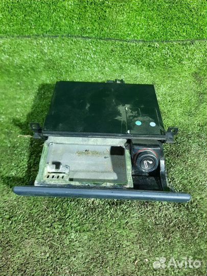 Пепельница Audi A6 C5 ALF (2.4) 1997