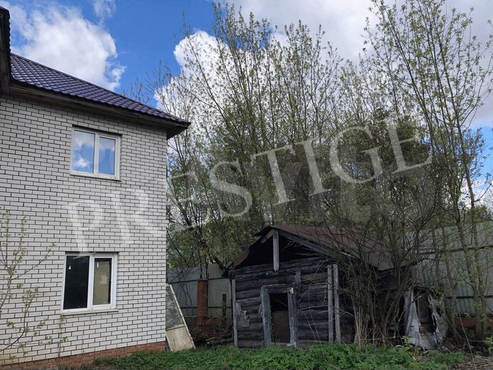 Дом 405 м² на участке 8 сот.