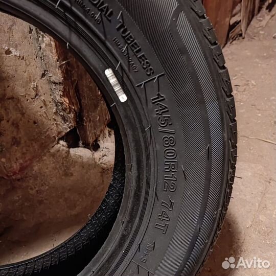 Roadmarch PrimeStar 66 145/80 R12