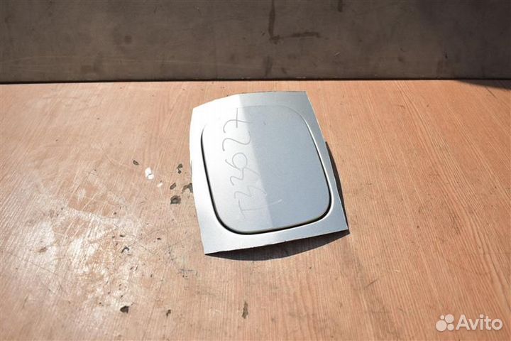 Лючок бензобака Toyota Corolla E120 хэтчбек 5Д