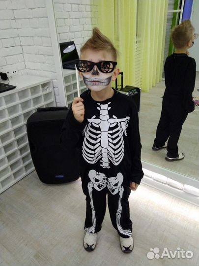 Костюм скелета на хэллоуин