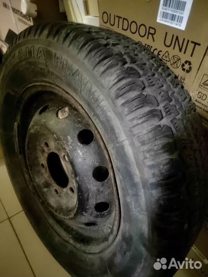 Запасное колесо на ниву