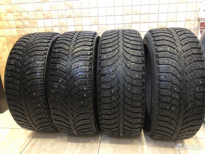 Bridgestone Blizzak Spike-01 2.25/55 R17