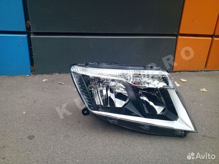 Фара правая Nissan Terrano D10 2017-2022