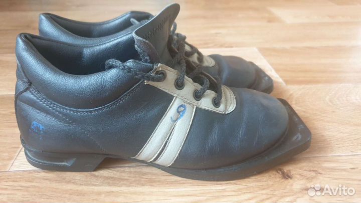 Лыжные ботинки