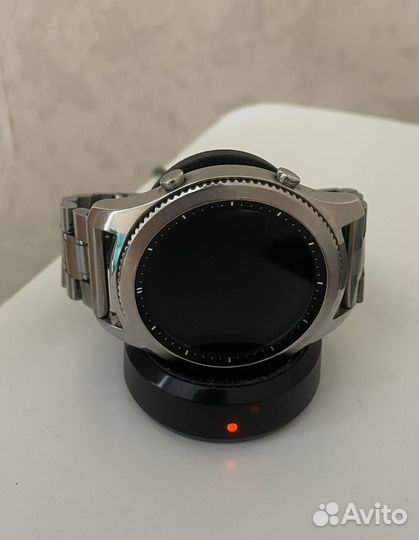 Продаю смарт-часы Samsung Gear s3 classic