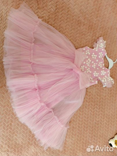 Платье нарядное для девочки розовое