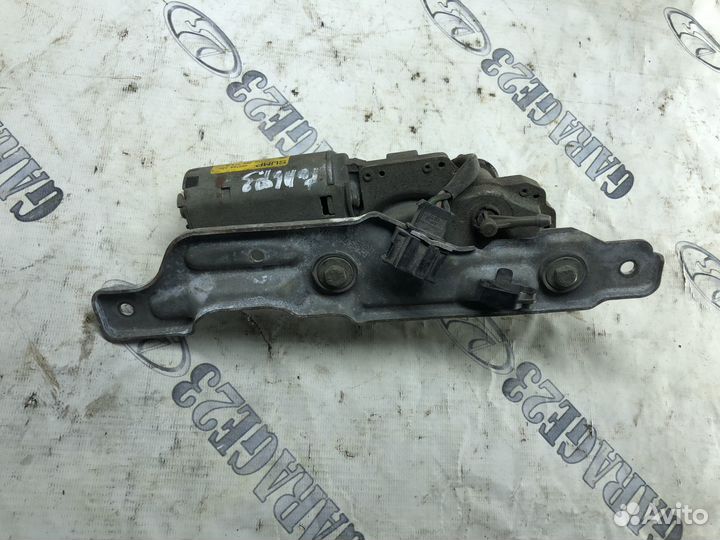 Моторчик заднего дворника Volkswagen Golf 3