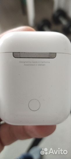 Беспроводные наушники apple airpods