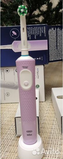 Электрическая зубная щетка Oral-B Vitality Pro Pro