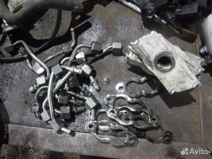 Крепеж и трубки форсунок Audi Q7 2005-2012