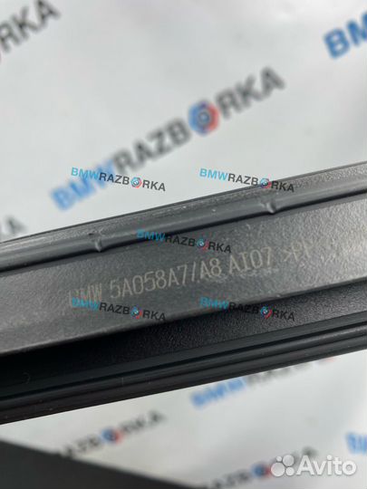 Уплотнитель стекла двери передний левый BMW i5 G60