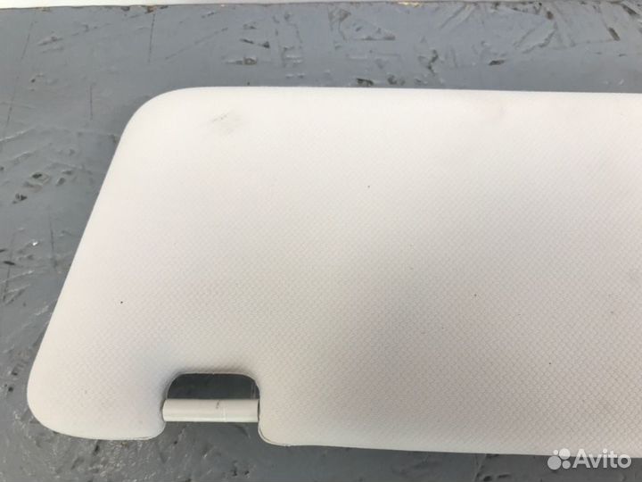 Козырек солнцезащитный передний правый Audi A5 8T