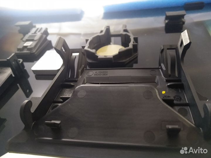 Продаю лобовое стекло gv80 оригинал