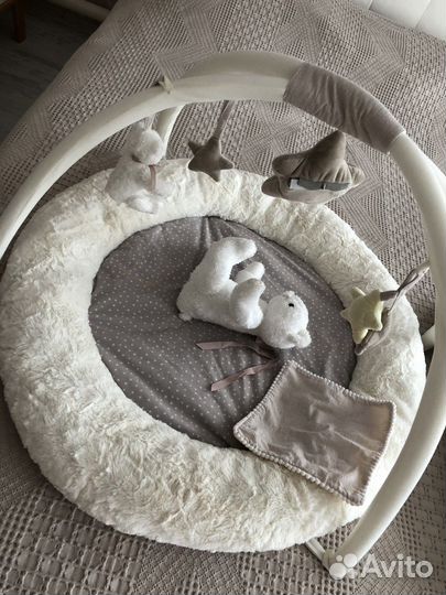 Развивающий коврик для малышей с рождения