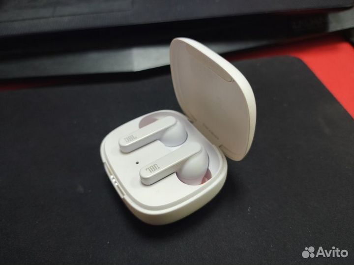 Блютуз наушники JBL Live Pro
