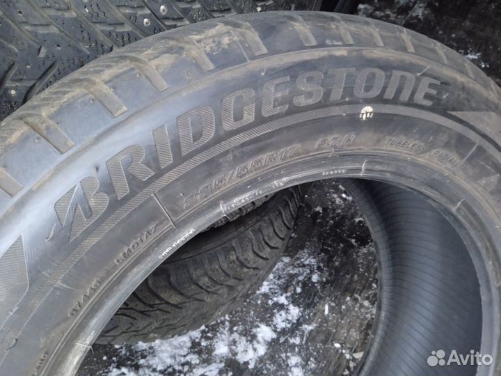 Bridgestone Blizzak LM-001 225/55 R17