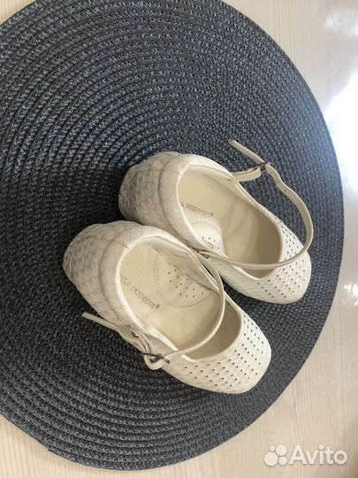 Туфли для девочки белые 30