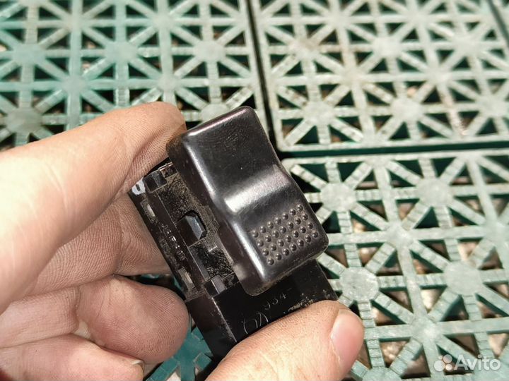 Кнопка cтеклoподъёмника suваru Legаcy В10