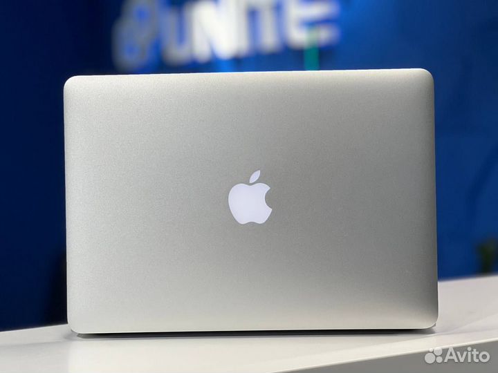 MacBook Air 2017 8gb 128gb