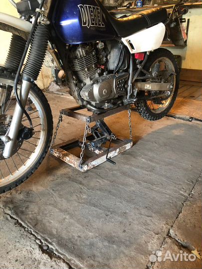 Suzuki Djebel 200