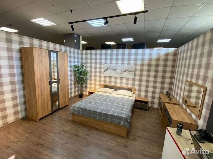 Спальный гарнитур