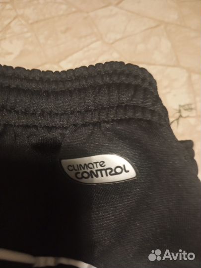 Продам шорты umbro(вратарские)