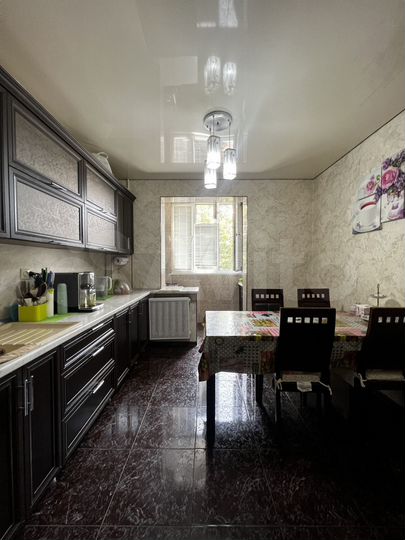 3-к. квартира, 85 м², 3/9 эт.