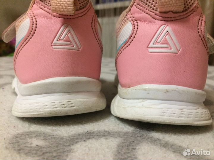 Кроссовки, разные размеры