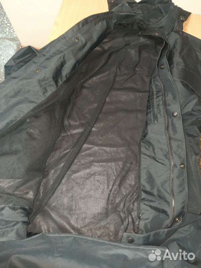 Ветровлагозащитный костюм