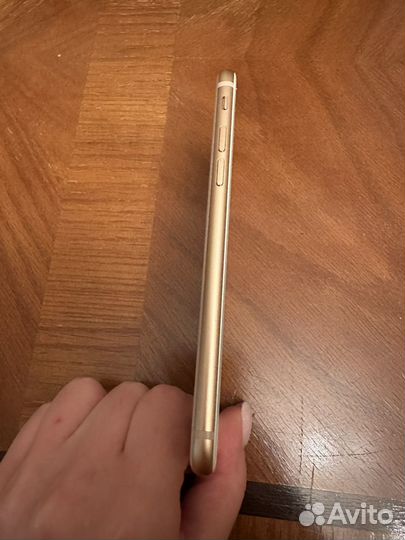 Телефон iPhone 8