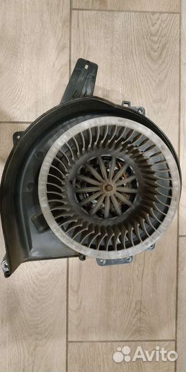 Электровентилятор отопителя Polo Sedan (10)