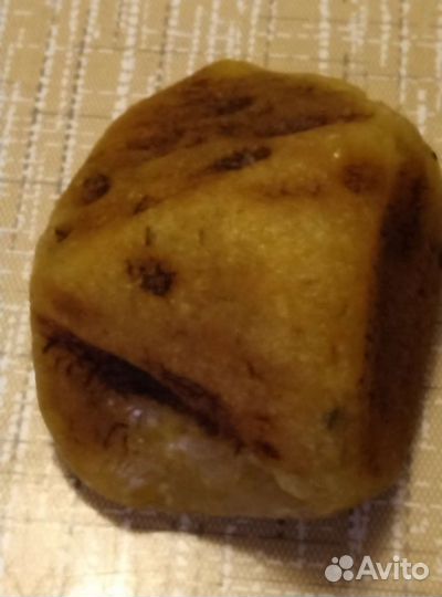 Кусок янтаря