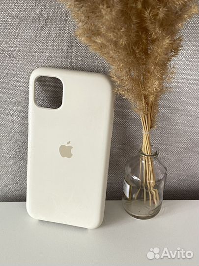 Чехлы для iPhone 11