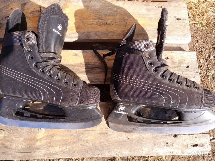 Коньки хоккейные
