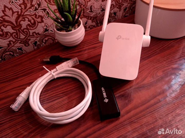 Усилитель Wi-Fi сигнала TP Link с кабелем