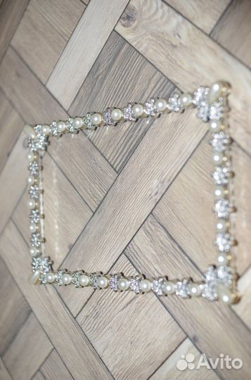 Металлическая фоторамка из жемчуга