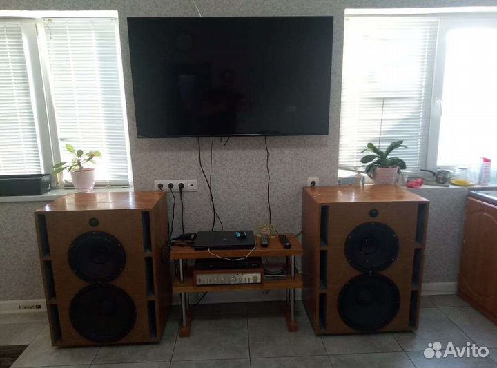 Напольные акустические колонки