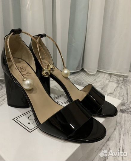 Босоножки женские