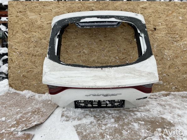 KIA Stinger крышка багажника с авто